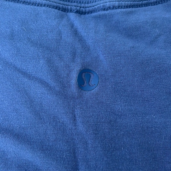 Lululemon Running and Training T-Shirt - Size 4 - Picture 3 of 3